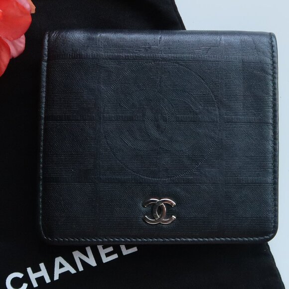 CHANEL 100% Authentic Men's Black Buttery Soft Lambs Leather Bifold Wallet - Picture 1 of 15